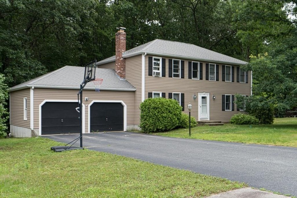 3 Gaskill Cir, Hopedale, MA 01747 - photo 1