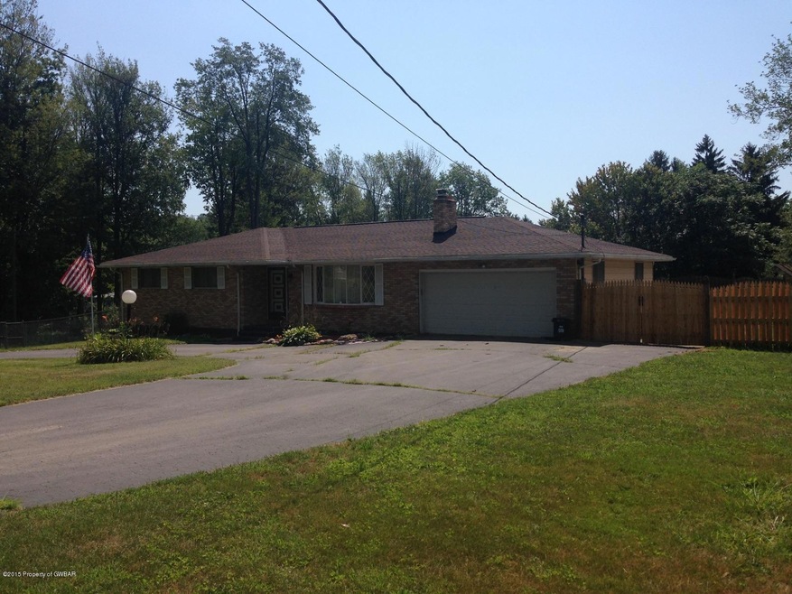 10 Foster Ave, Harveys Lake, PA 18618 - photo 1