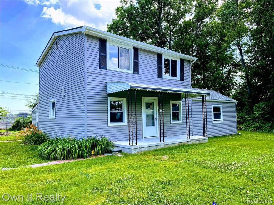 Welcome Home!!  Photos are enhanced due to weather conditions