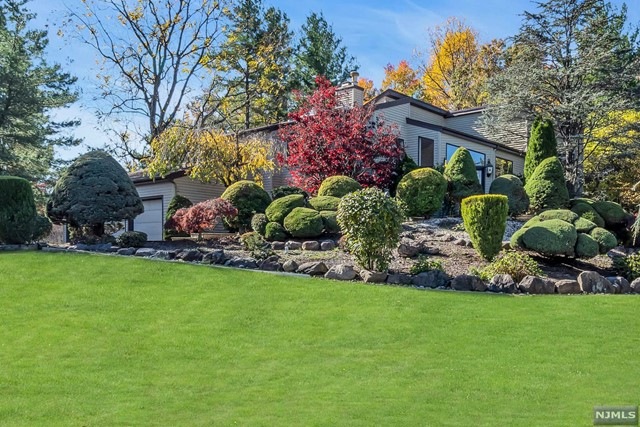 17 Post Ln, Livingston, NJ 07039 - photo 1