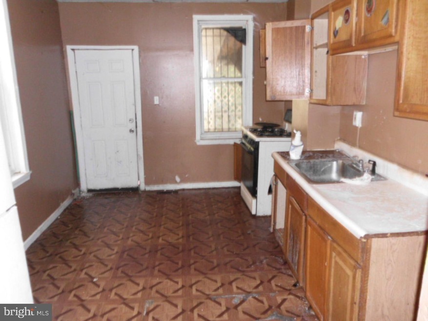 1378 Whitman Ave, Camden, NJ 08104 - photo 1