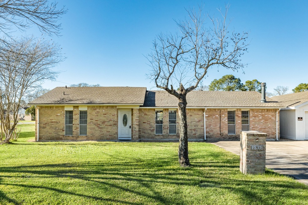 1835 County Road 235, Alvin, TX 77511 - photo 1