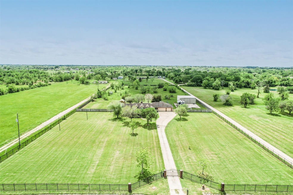 17055 Cowan Rd, Alvin, TX 77511 - photo 1