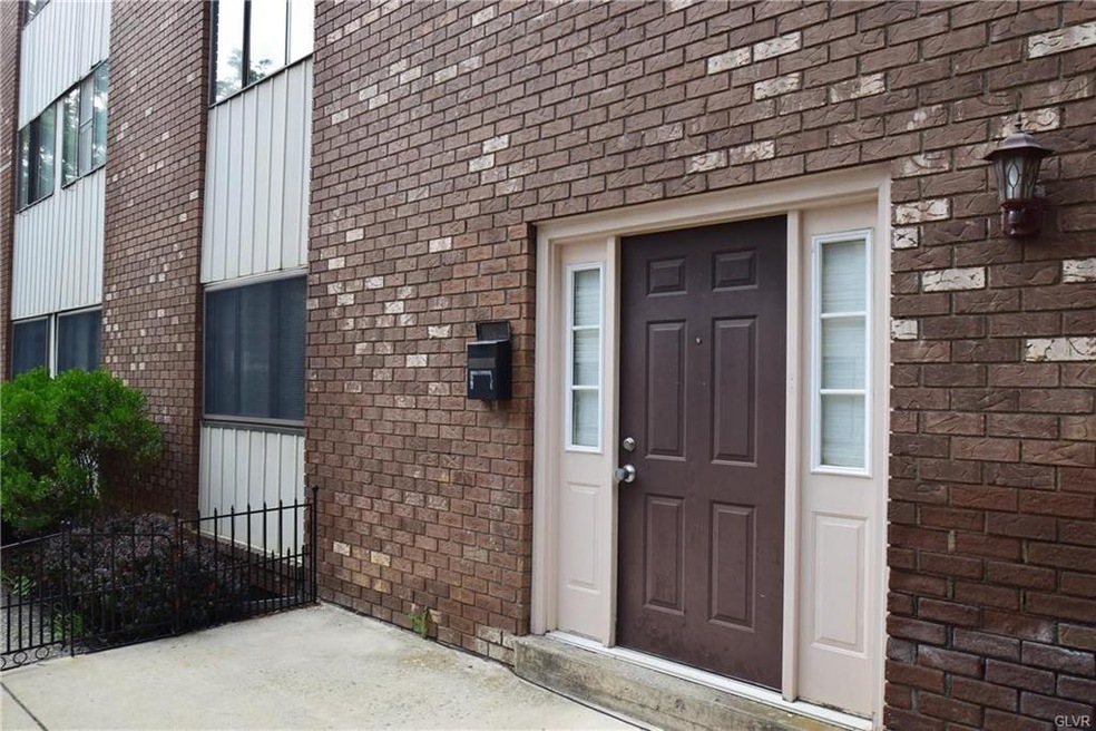 1553 Creekside Rd, Whitehall, PA 18052 - photo 1