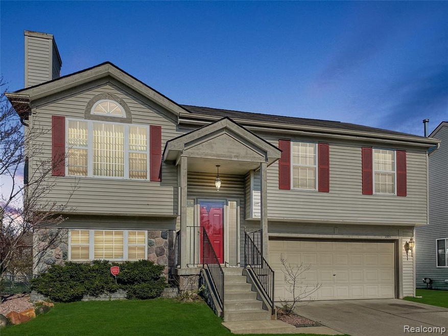 1085 Dartmouth Ln unit 34, Waterford, MI 48327 - photo 1