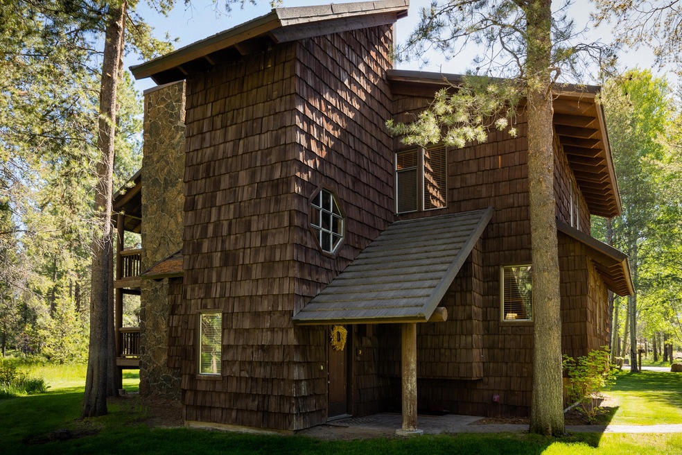 57051 Wild Lily Ln, Sunriver, OR 97707 - photo 1