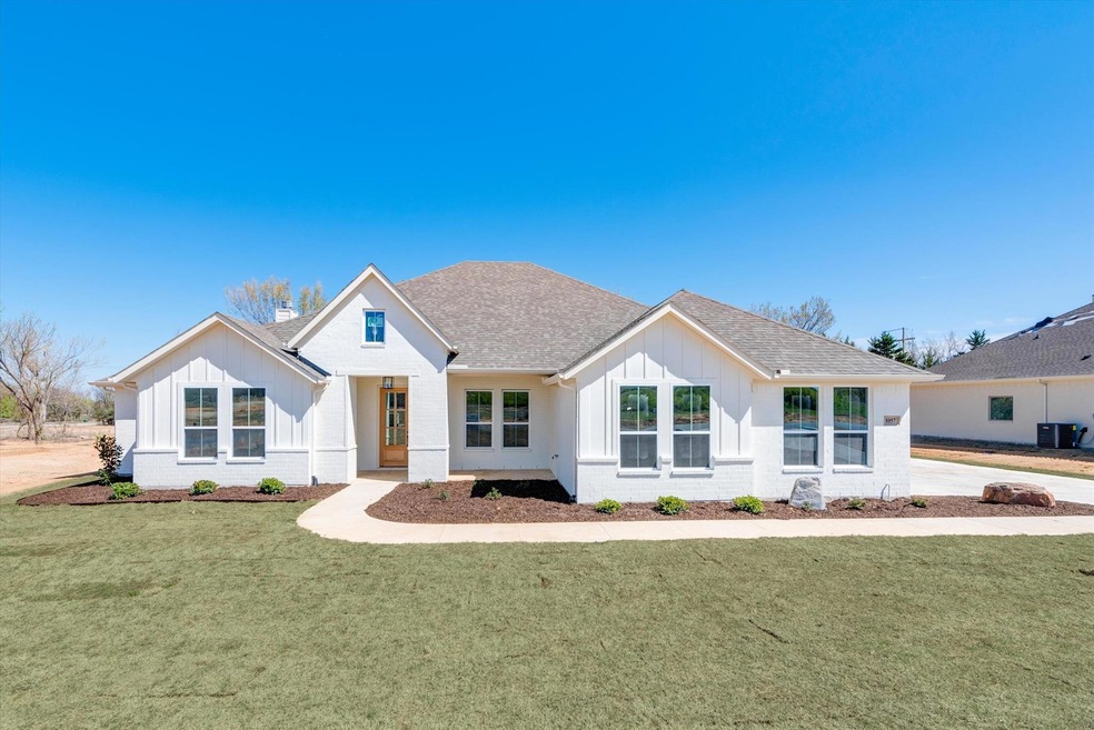 1057 Monaco Ct, Springtown, TX 76082 - photo 1