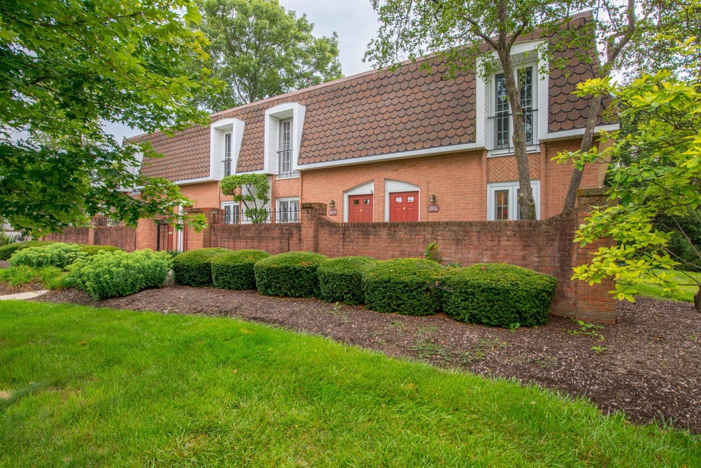 2892 Chateau Circle