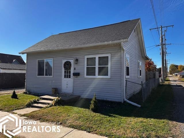 106 N 8th Ave, Marshalltown, IA 50158 - photo 1