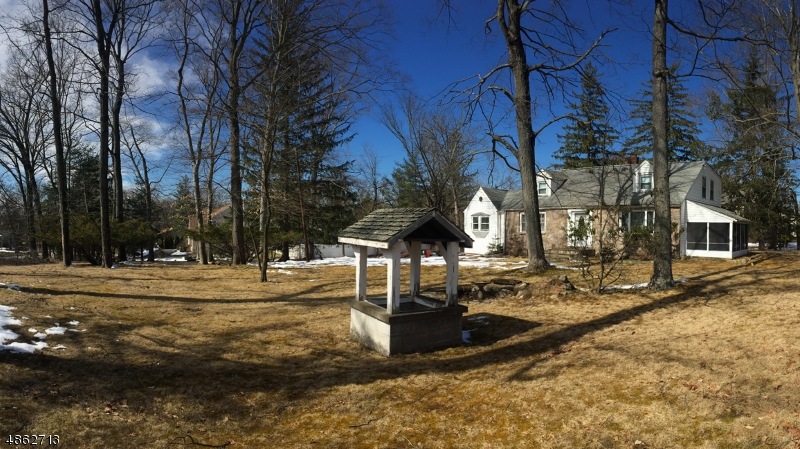 349 Lake St, Upper Saddle River, NJ 07458 - photo 1