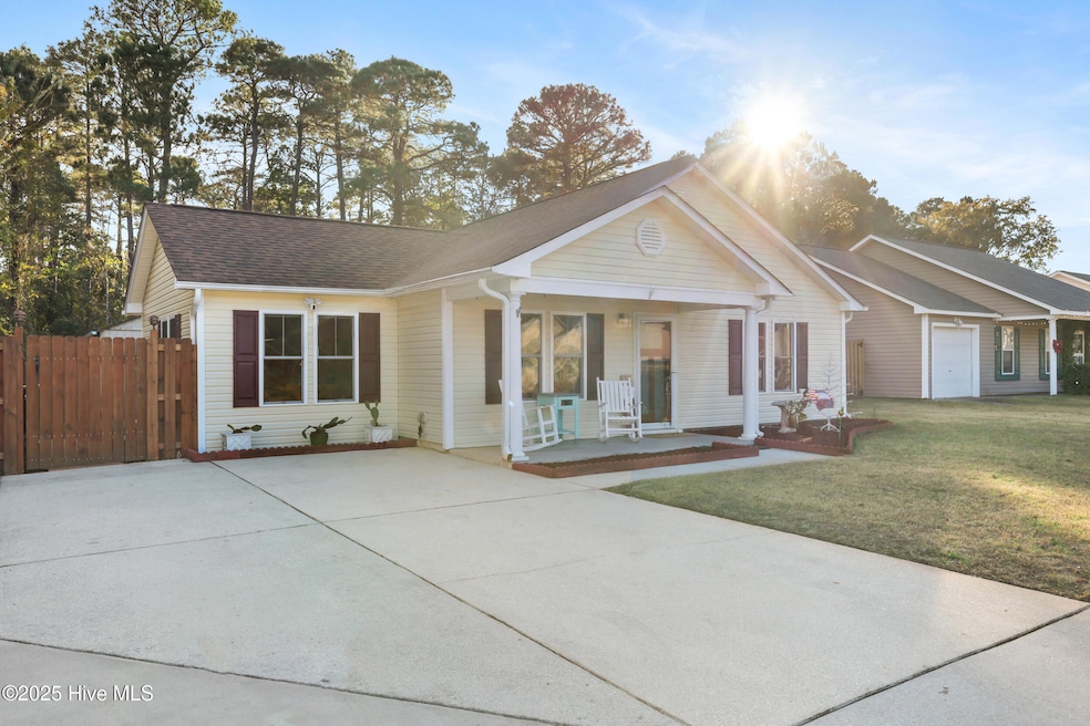 528 Brewster Ln, Wilmington, NC 28412 - photo 1