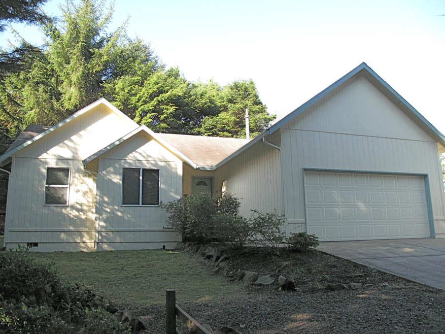 1040 SW 17th St, Lincoln City, OR 97367 - photo 1