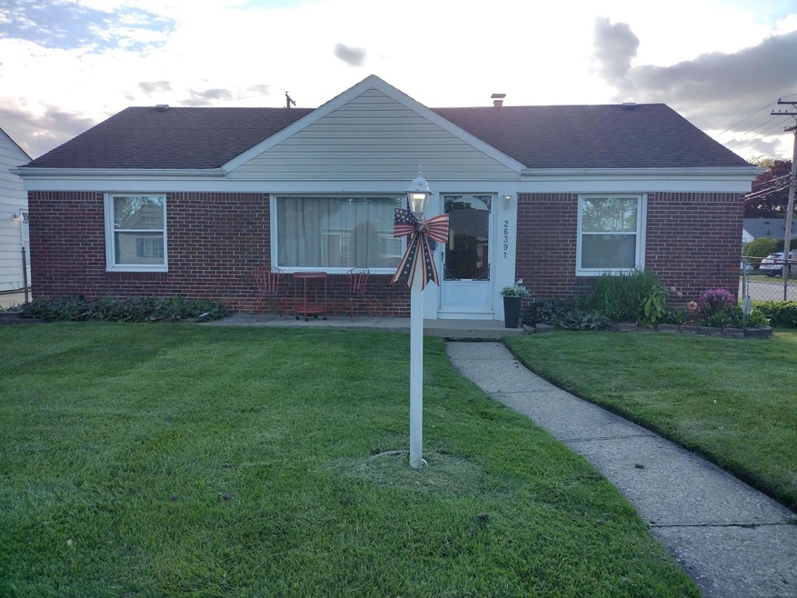 26391 Grandmont St, Roseville, MI 48066 - photo 1