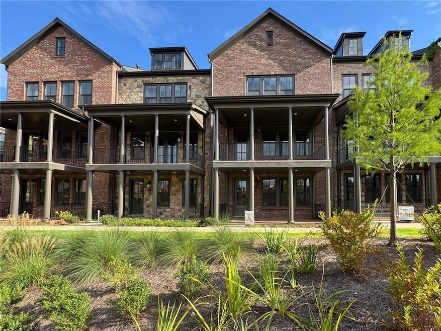 For Sale $989,900 • Co-Listing Agent