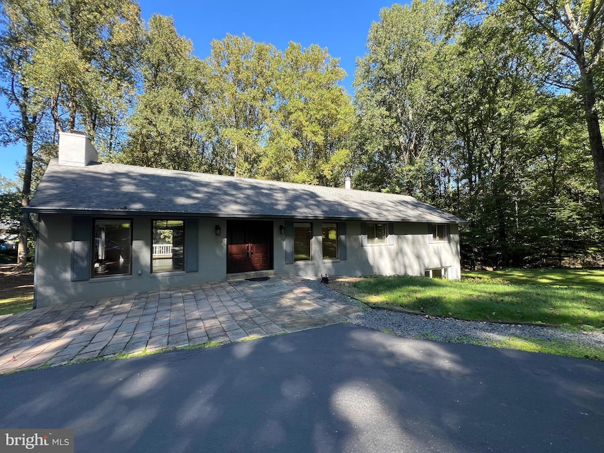 247 Springvale Rd, Great Falls, VA 22066 - photo 1