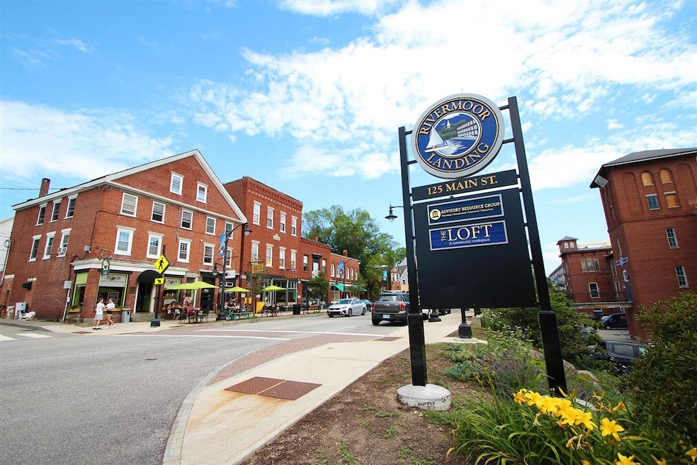 Rivermoor Landing unit 10, Newmarket, NH 03857 - photo 1