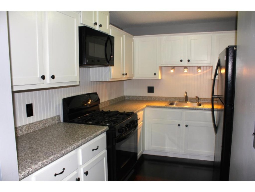 136-26 Mammoth Rd unit 26, Hooksett, NH 03106 - photo 1