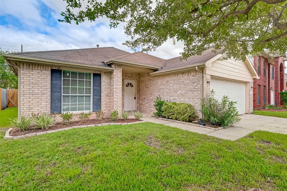 5834 Wickover Ln, Houston, TX 77086 - photo 1