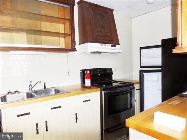 10 S Reading Ave unit 2-D, Boyertown, PA 19512 - photo 1