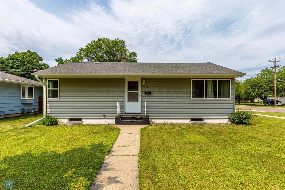301 25th Ave N, Fargo, ND 58102 - photo 1