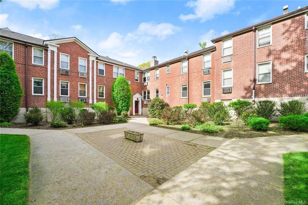 327 Palmer Terrace unit 1A, Mamaroneck, NY 10543 - photo 1