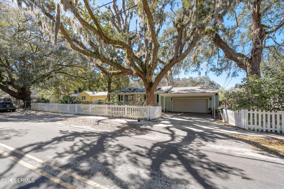 For Sale $305,000 • Co-Listing Agent