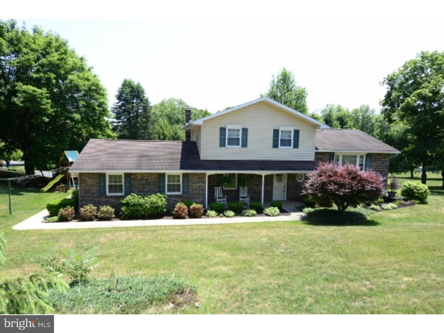 16 Carnis Dr, Mohnton, PA 19540 - photo 1