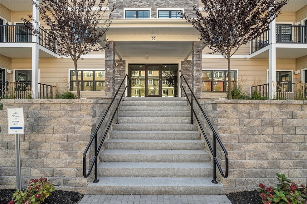 55 Pointe Place unit 205, Dover, NH 03820 - photo 1