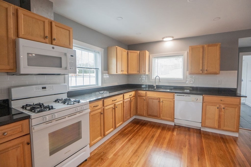 16 Denver St unit 2, Saugus, MA 01906 - photo 1