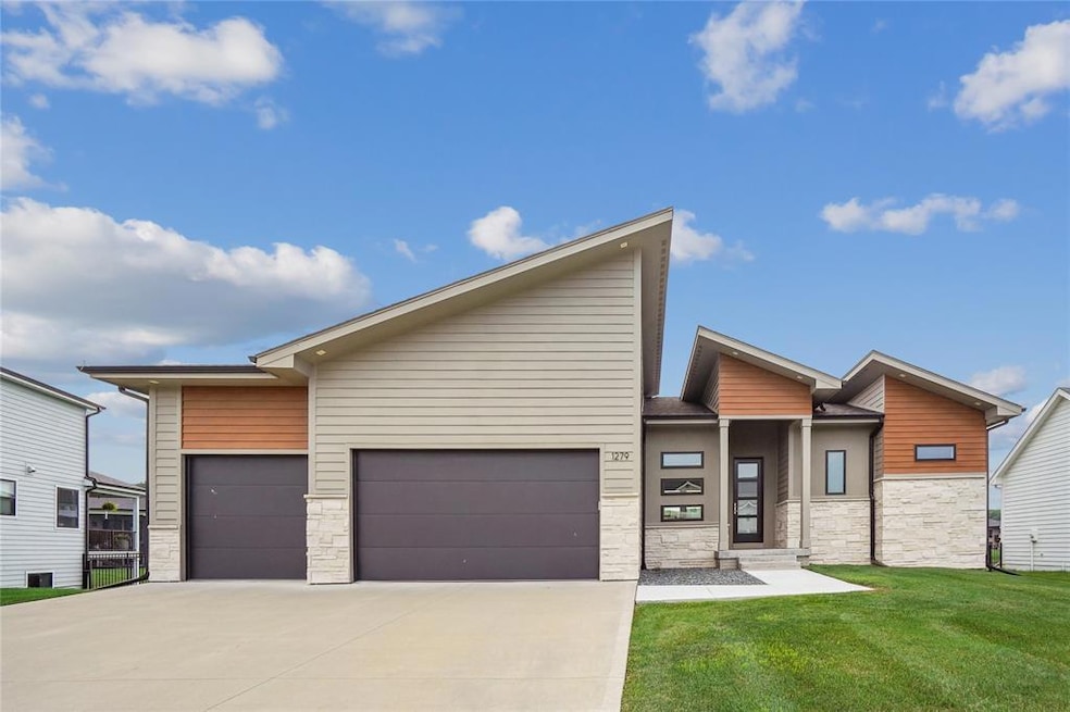 1279 S Wildfire Ave, Waukee, IA 50263 - photo 1