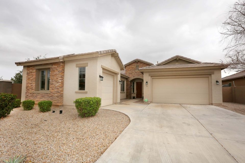 Gorgeous home in prime Chandler location