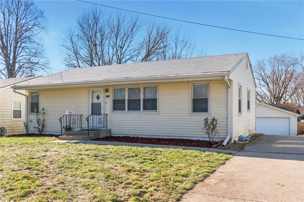 1010 68th St, Windsor Heights, IA 50324 - photo 1