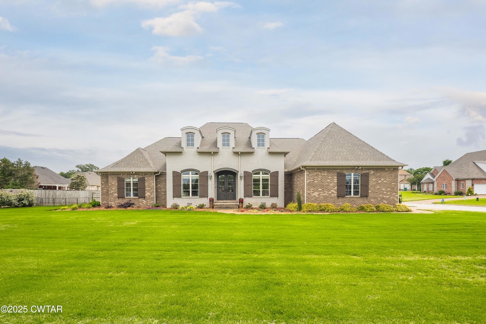 Pending $559,000 • Co-Listing Agent