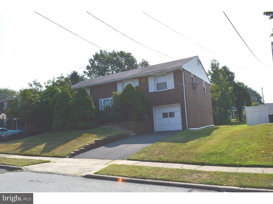 404 Camelot Dr, Brookhaven, PA 19015 - photo 1