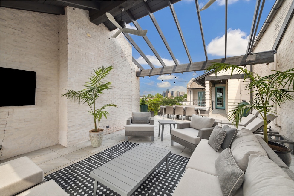 2407 Driscoll St, Houston, TX 77019 - photo 1