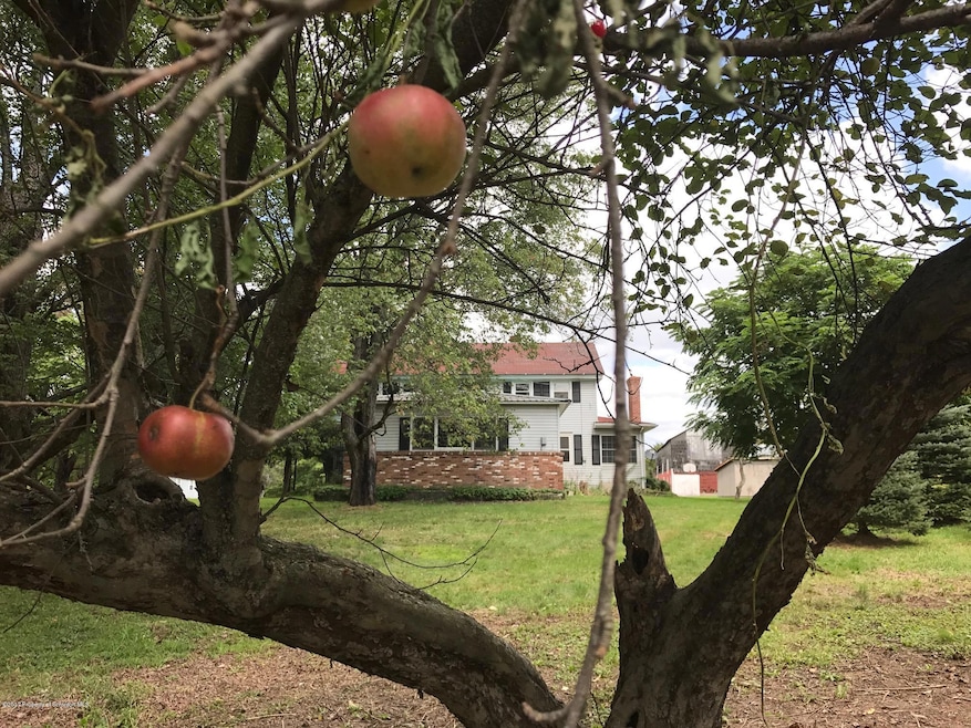 588 Cliff St, Honesdale, PA 18431 - photo 1