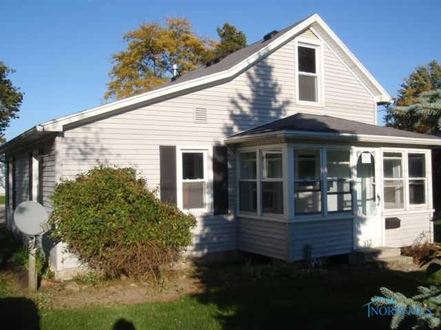 813 N Railroad St, Genoa, OH 43430 - photo 1