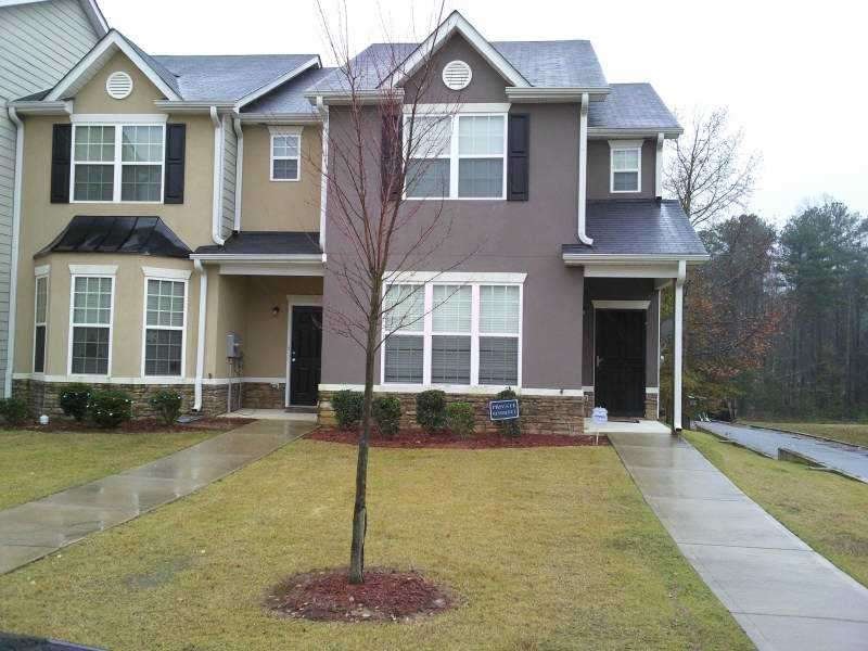 Exterior Front. Beautiul End-Unit Townhome In Cul-