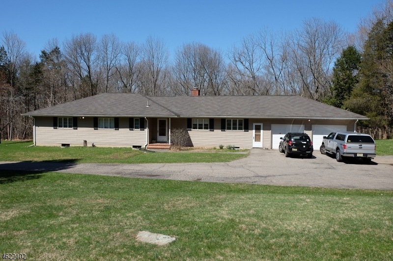 905 Cedar Ridge Rd, Newton, NJ 07860 - photo 1