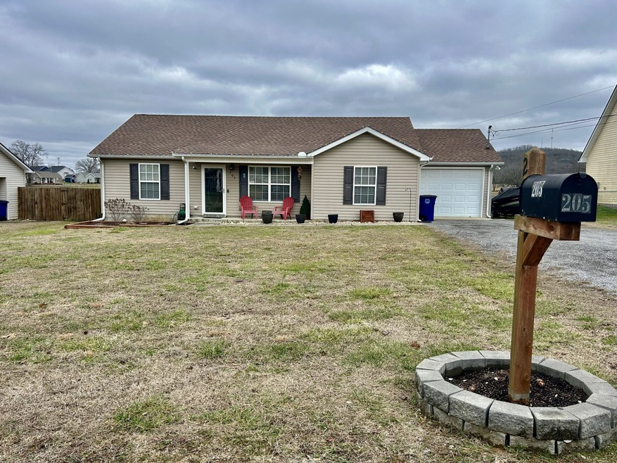 205 Eventine Dr, Shelbyville, TN 37160 - photo 1