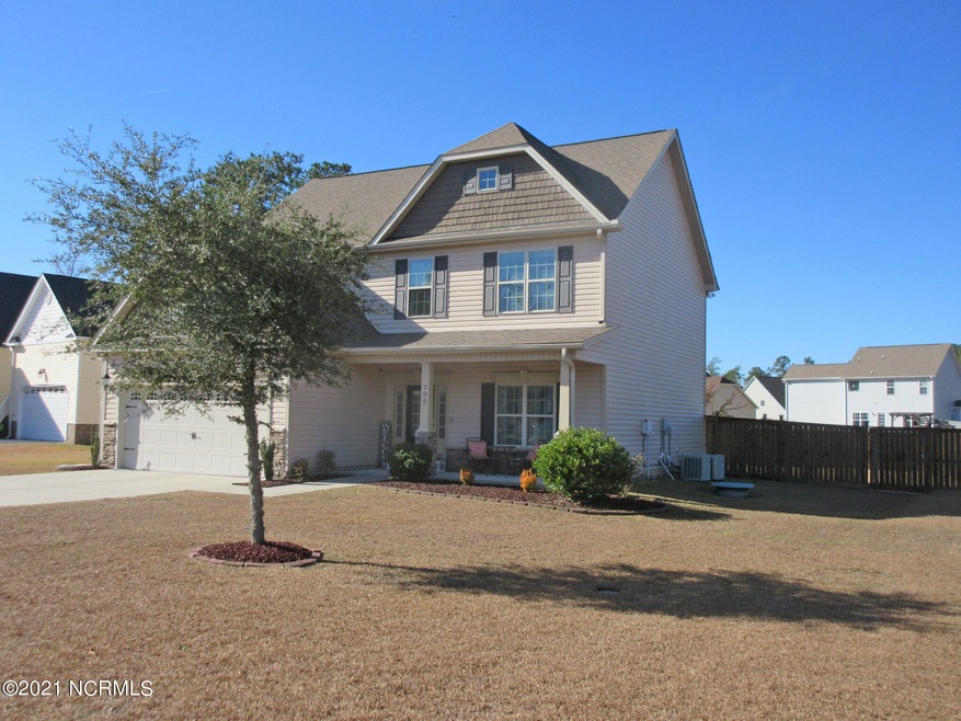 200 Wedgefield Cir - Front 3