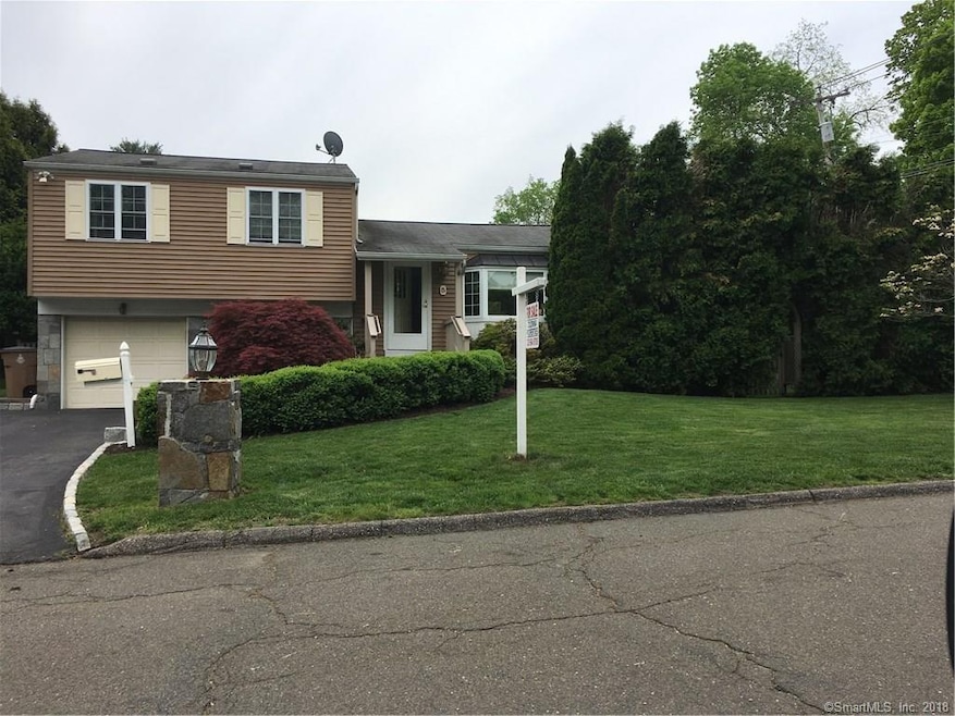 5 Regent Ct, Stamford, CT 06907 - photo 1