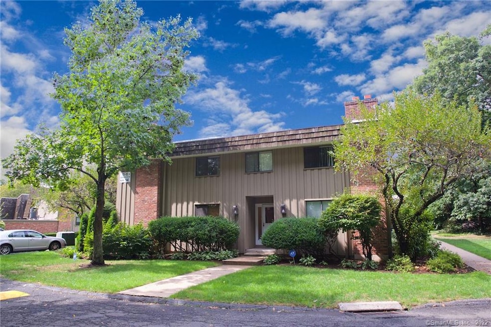 75 Ledgebrook Dr unit 75, Norwalk, CT 06854 - photo 1