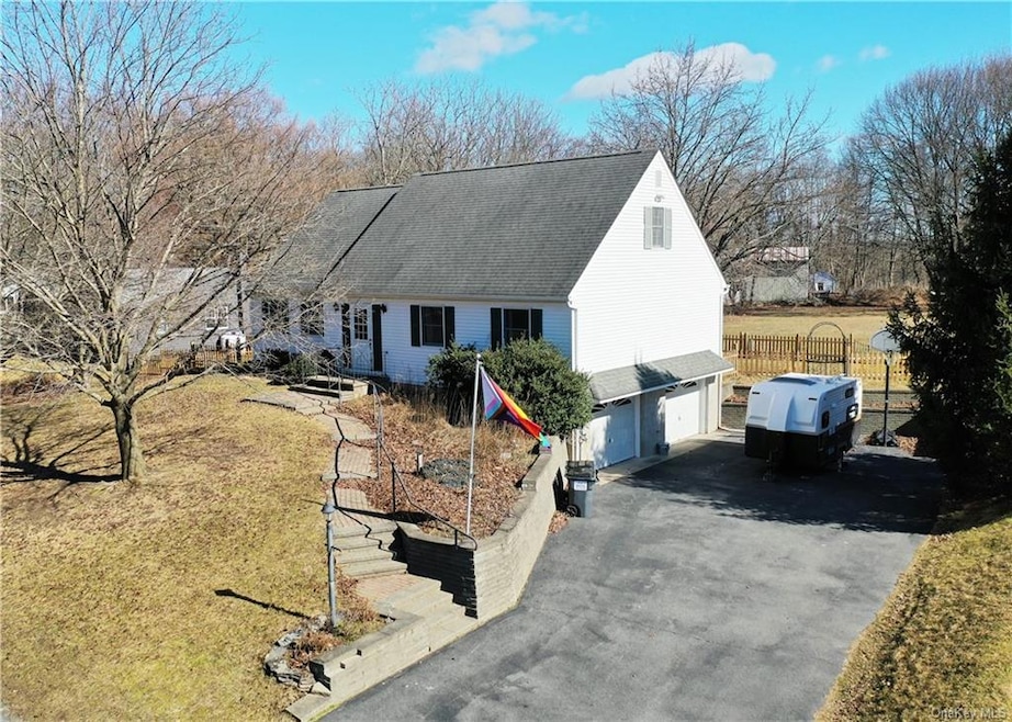 8 Gross St, Pine Bush, NY 12566 - photo 1