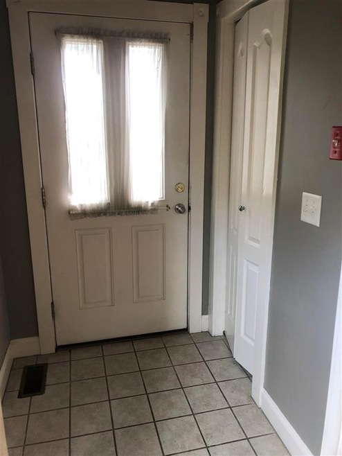 4 Chandler St unit A, Nashua, NH 03064 - photo 1