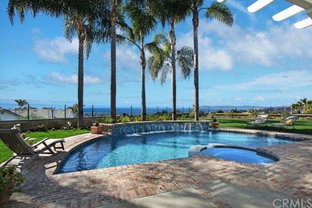 Unbelievable lot! Panoramic views to enjoy with yo