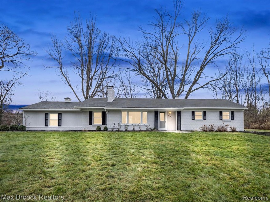 4443 Derry Rd, Bloomfield Hills, MI 48302 - photo 1