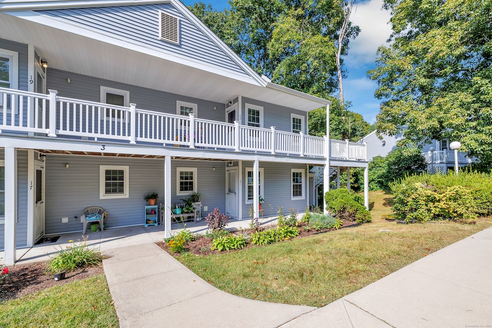 21 Hidden Knolls Cir, Monroe, CT 06468 - photo 1