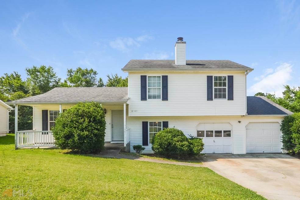 6149 Raleigh Oaks Ct, Lithonia, GA 30058 - photo 1