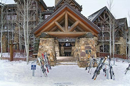 Ski In / Ski Out
